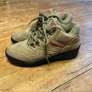 Vintage 90’s Suede Reebok Women’s Tan and Red GorpCore Hiking Boots